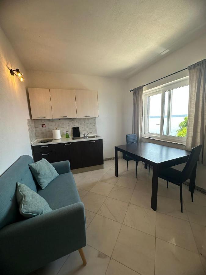 Appartement Nevia 1 *