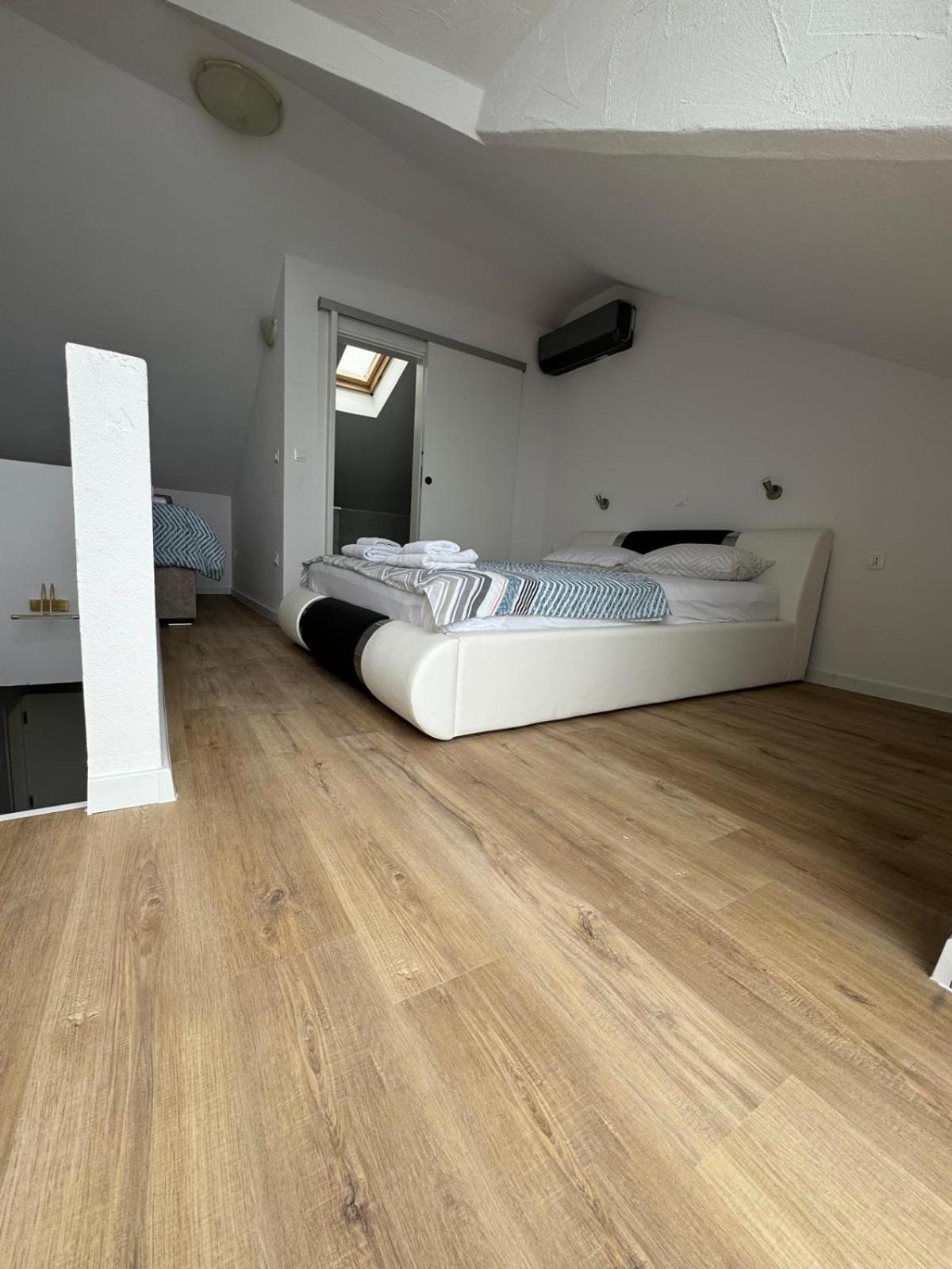 Nevia 1 Appartement *