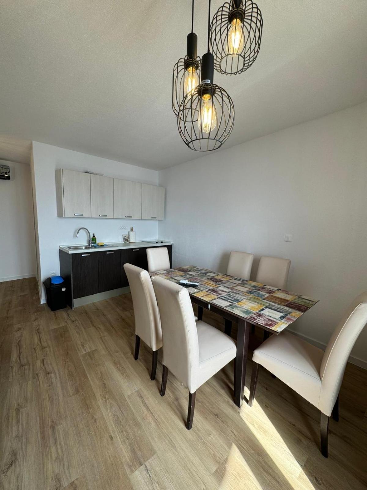 Appartement Nevia 1 *